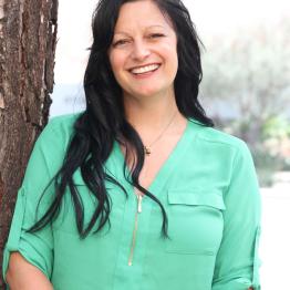 Jennifer Pfeuffer headshot